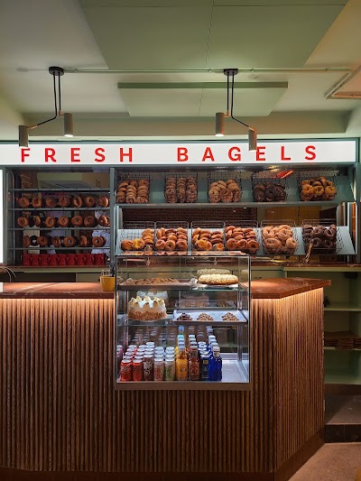 Mazál Bagels & Café – Ópera