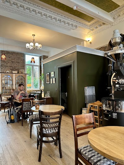 Roasters - Artisan Cafe atmosphere