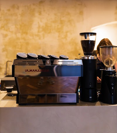 cor. specialty coffee atmosphere