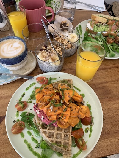 Maybean Cafe | Brunch | Lunch | Specialty Coffee atmosphere