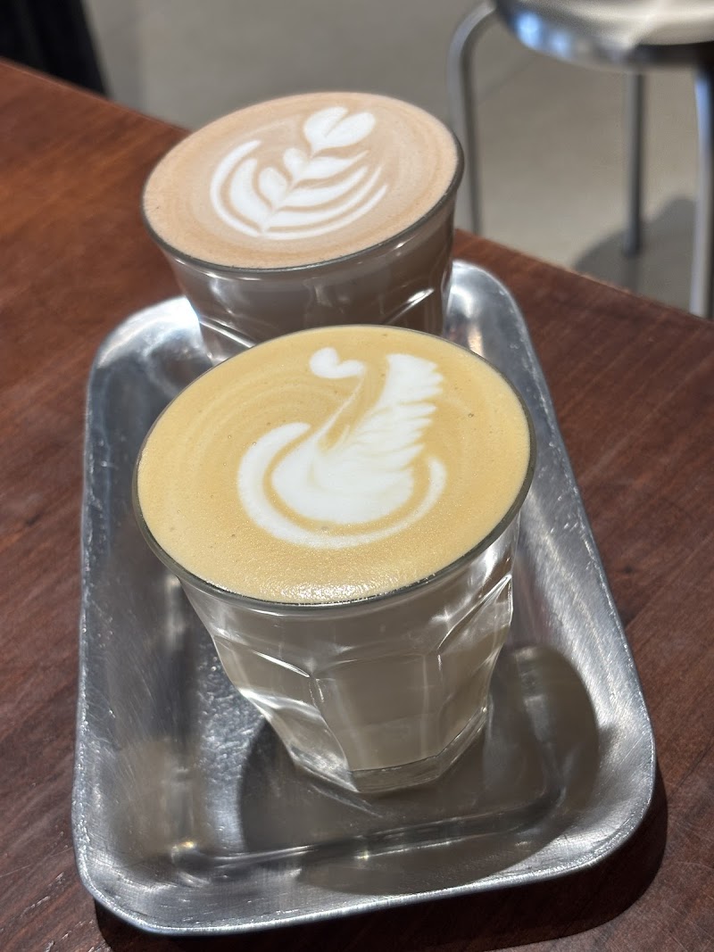LATE. Specialty Coffee & co working atmosphere