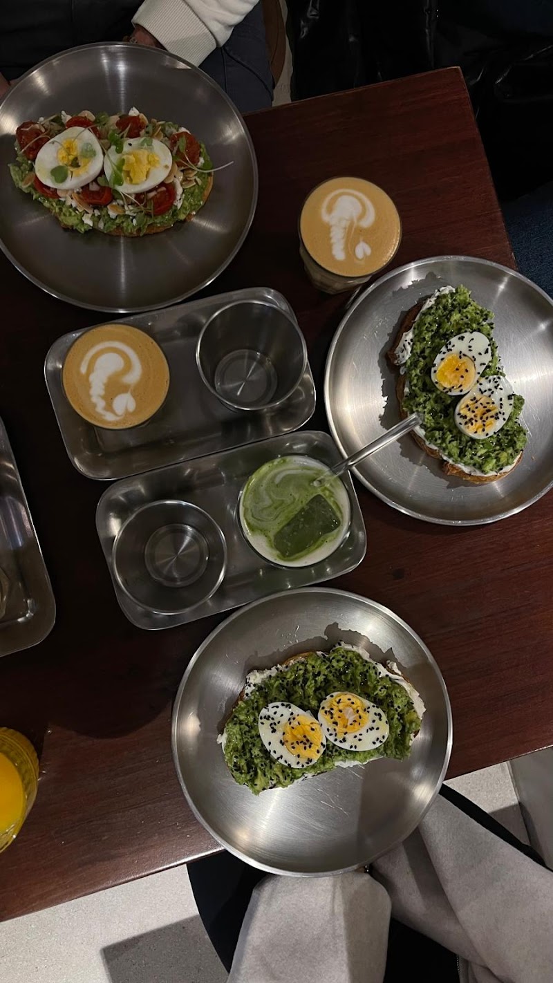 LATE. Specialty Coffee & co working coffee