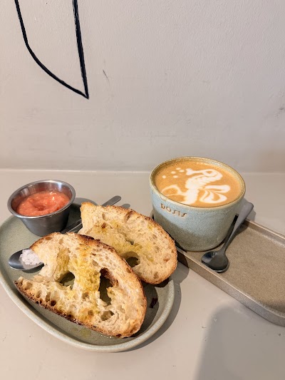 Dosis Cafe atmosphere