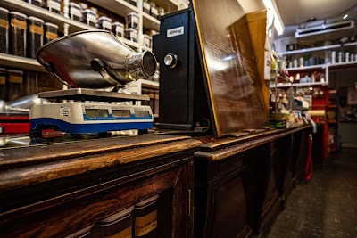 Algerian Coffee Stores atmosphere