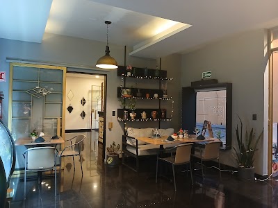 Cafe quintal atmosphere