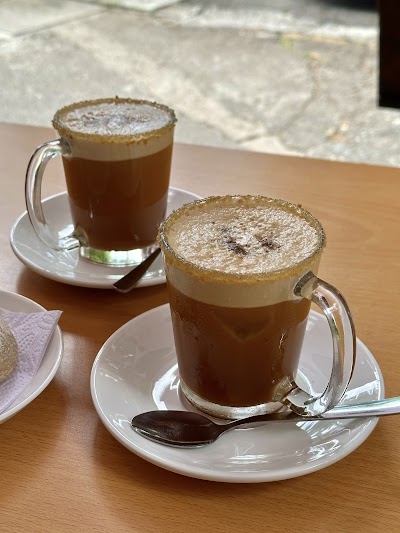Un Punto Fijo - Pan Masa Madre y Café atmosphere