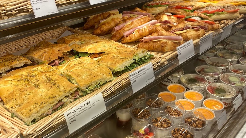 Interior of Maison Kayser Quevedo in Madrid