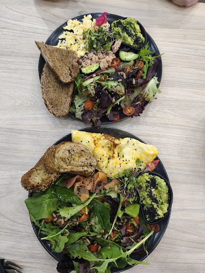 [B]-bar specialty coffee & brunch atmosphere