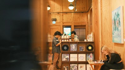 Islet Coffee Lab (Central) atmosphere