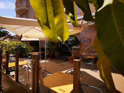 Cadamunt Coffee atmosphere