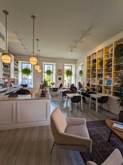 Interior of Café Camas - Café - Club Social in QC H2J 2L2