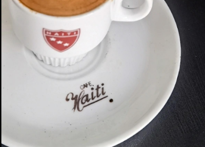 Cafe Haiti atmosphere