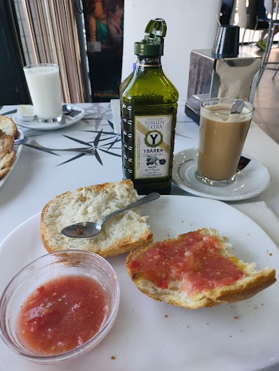 Cervecería Cafetería El Rincón De Pepe atmosphere