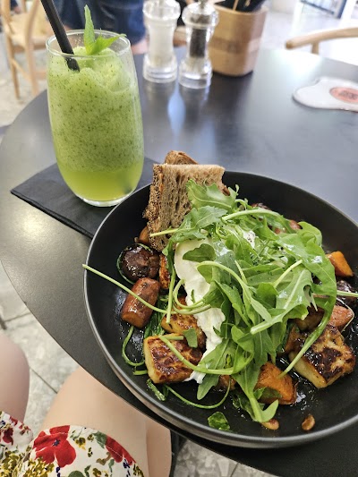 Nom atmosphere
