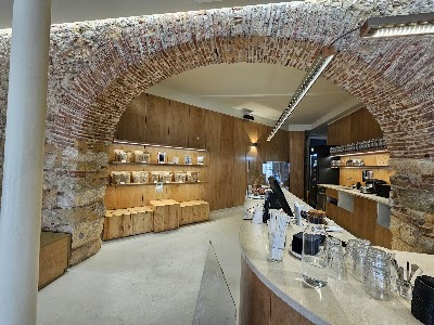 Fábrica Specialty Coffee & Roastery - S. Mamede in Lisbon
