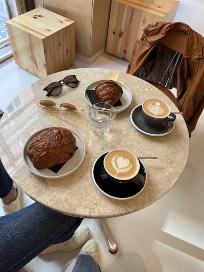Fábrica Specialty Coffee & Roastery - S. Mamede coffee