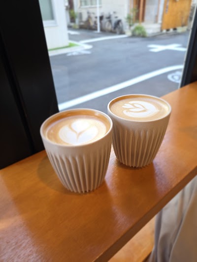 CROSS COFFEE ROASTERS atmosphere