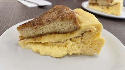 CARACOLA Antón Martín - Brunch • Coffee • Cheesecakes atmosphere