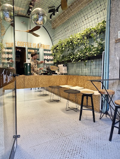 VanFruct Specialty Coffee Shop atmosphere