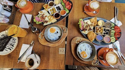 Poiká Breakfast & Cafe coffee