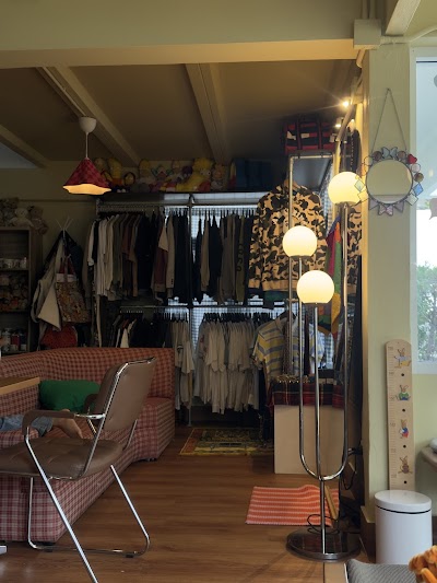 Janecoffeeandsecondhand atmosphere