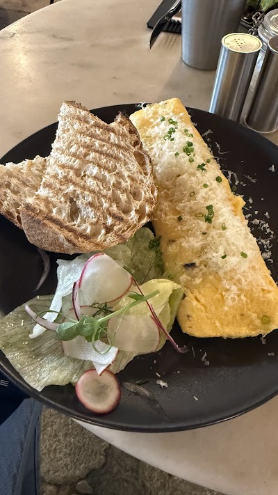 Dear Breakfast - Alfama atmosphere