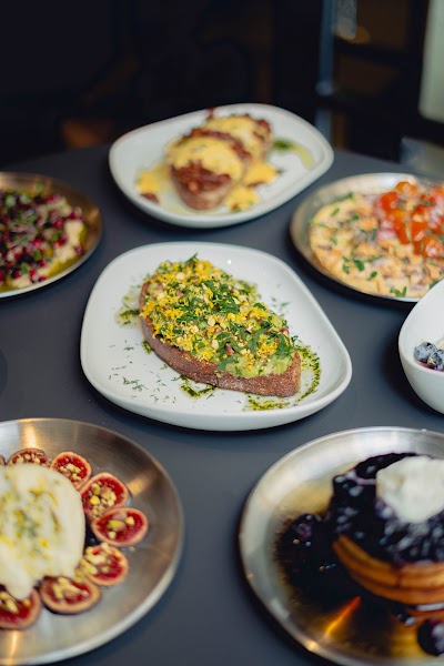 Pascal Specialty Coffee & Brunch atmosphere