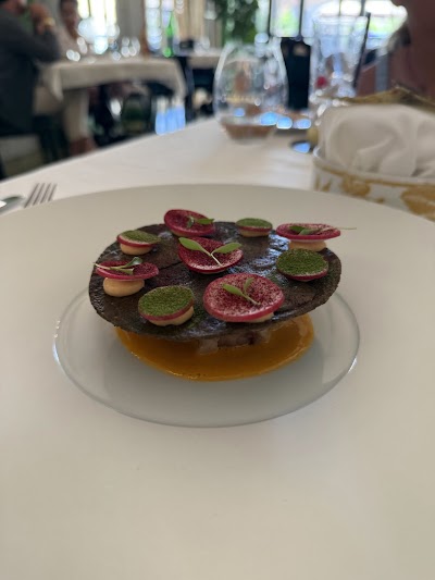 Gucci Osteria da Massimo Bottura atmosphere