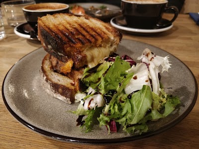 Cult Coffee Roasters atmosphere