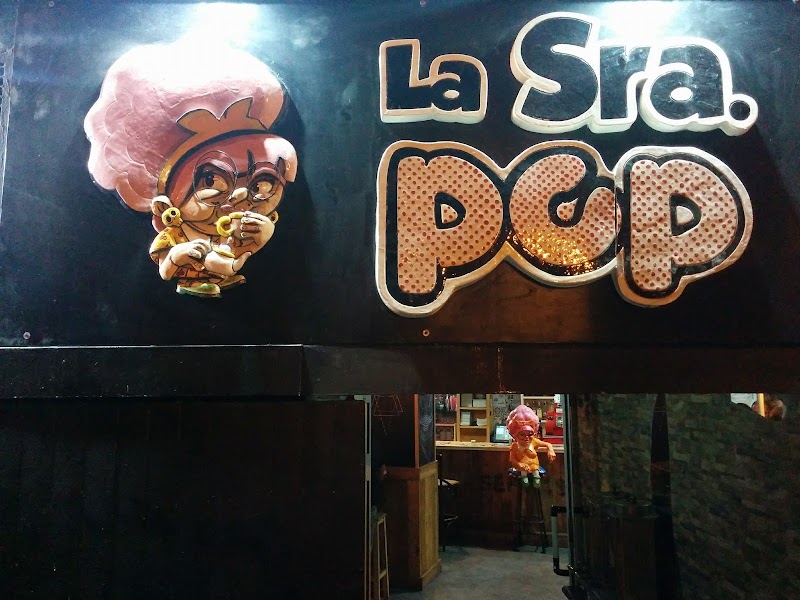 La Sra Pop atmosphere