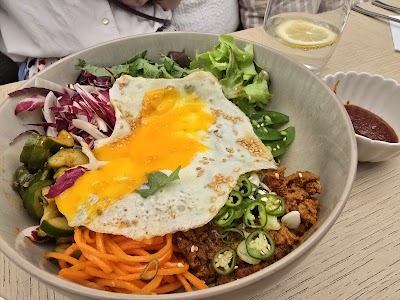 SUGAR PEA CAFE & KITCHEN atmosphere