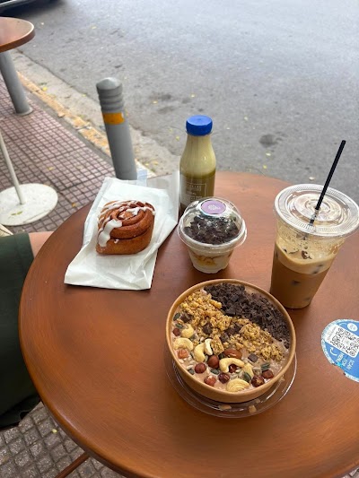 Caffeine Roastery Superfoods (Omonia) atmosphere