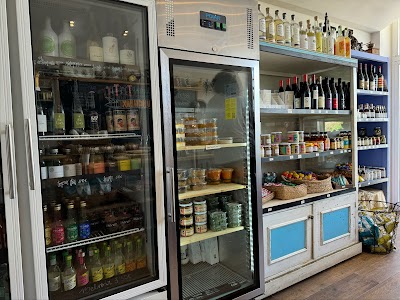 Juntos Deli atmosphere