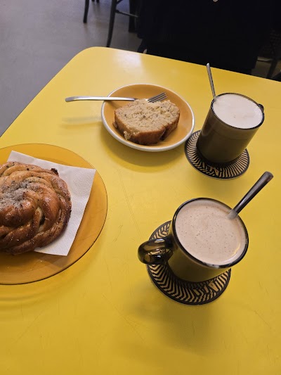 Black & Yellow Coffee bar coffee