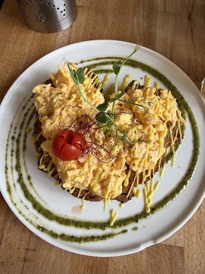 OM Coffee & Brunch atmosphere