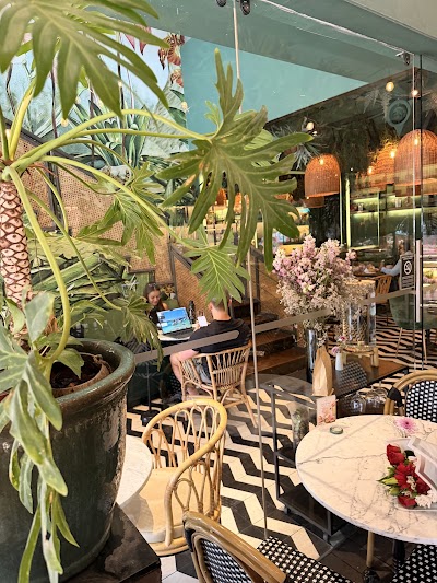 AMALAY Coffee & Market Plaza Duendes coffee