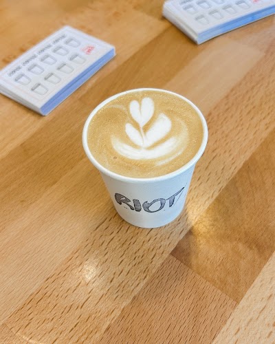 Riot - Specialty Coffee & Take Away atmosphere