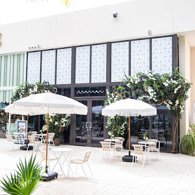 {petite} maman in Miami