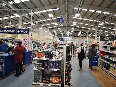 The Range, Stafford atmosphere