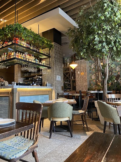 Interior of Lázaro & Diego in N.L.