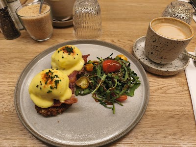 Ø12 Coffee & Eatery atmosphere