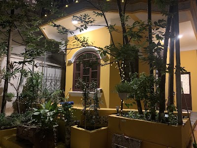 Xóm Nhỏ Cafe Barber atmosphere