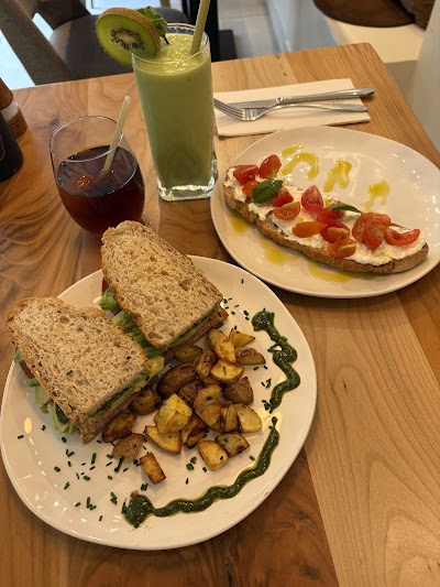 Tánamo - Specialty Coffee & Brunch All Day atmosphere