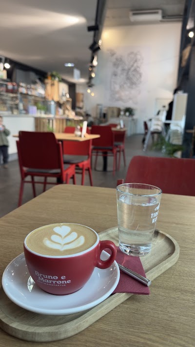 Bruno e Marrone Seestadt Café & Kaffeerösterei in Vienna