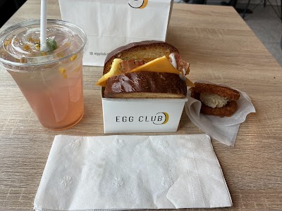 Egg Club Calgary Downtown atmosphere