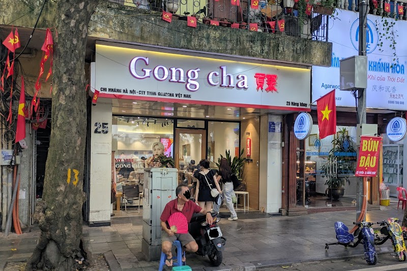 Interior of Gong Cha Hàng Khay in Hà Nội