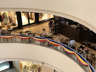 Artisan Coffee Bar atmosphere