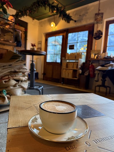 Eiger Bean The Coffee Roastery atmosphere