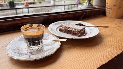 Eiger Bean The Coffee Roastery coffee