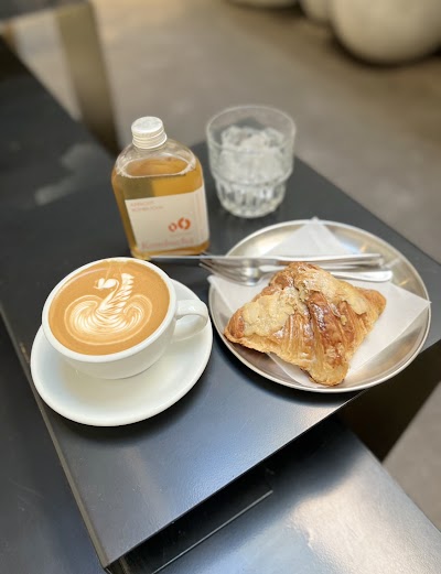 RAAW Coffee hàng buồm coffee